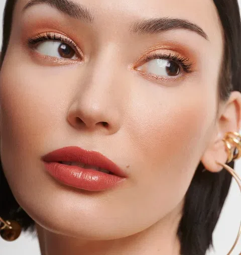 Peach Makeup : comment adopter la tendance beauté du printemps ?