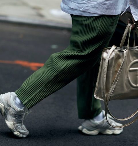 Quelles sont les sneakers que les modeuses s’arrachent en 2025 ?