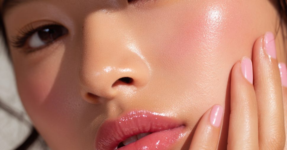 Les watery nails : la tendance manucure de l’été