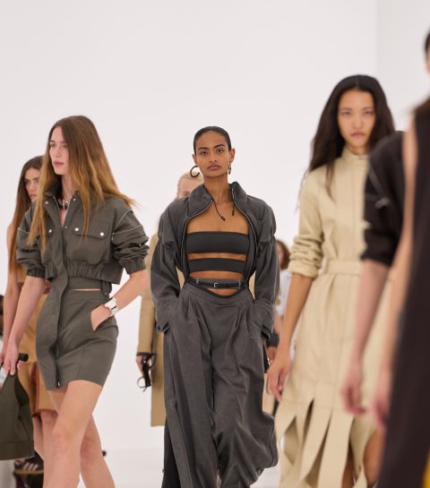 Printemps-été 2027 : Hermès donne de la légèreté au cuir